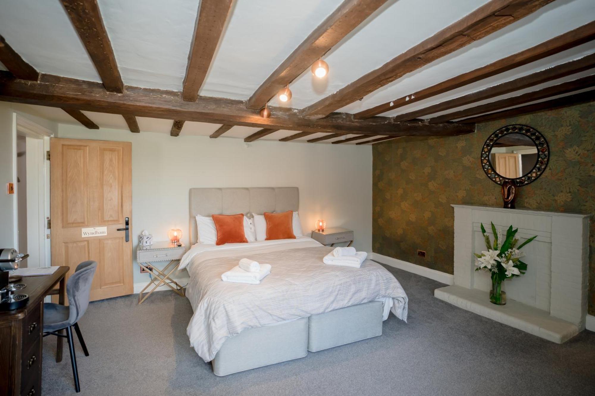 Tottington Manor Hotel Henfield Esterno foto