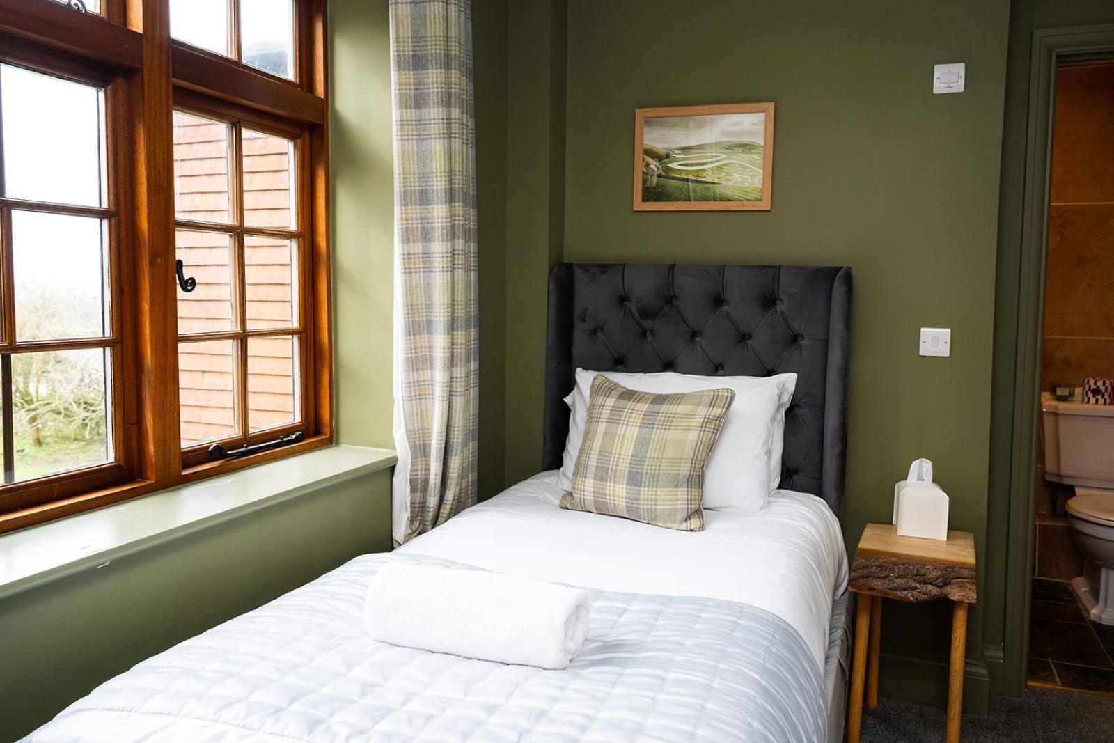 Tottington Manor Hotel Henfield Esterno foto