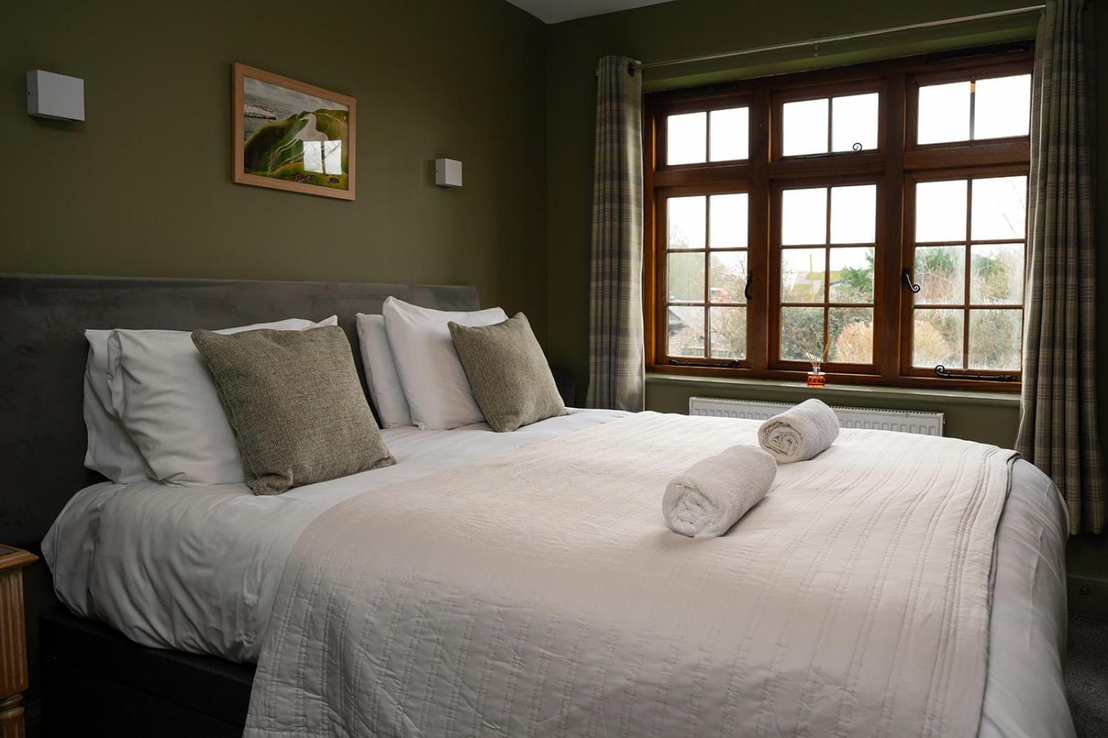Tottington Manor Hotel Henfield Esterno foto